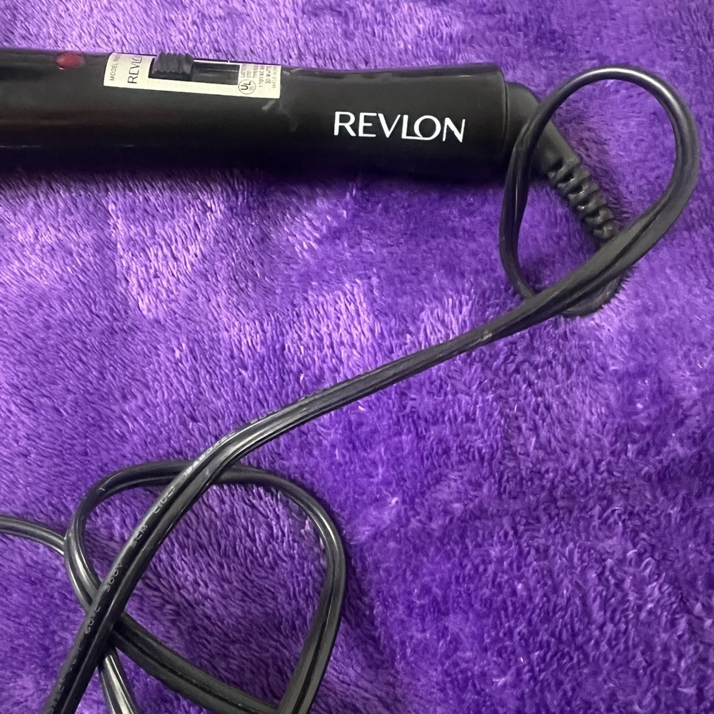 Revlon Curling Iron Model RVIR1004C Adjustable Heat 1.5" 30W - Tested & Working - Picture 5 of 6